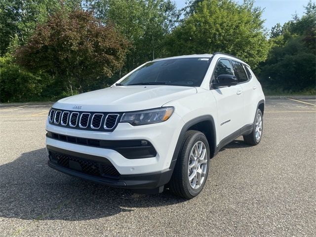 2024 Jeep Compass Latitude Lux