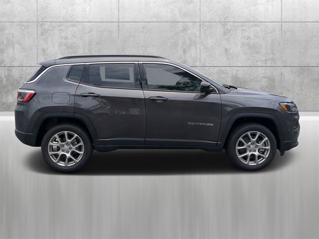 2024 Jeep Compass Latitude Lux