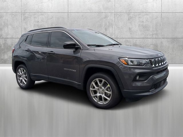 2024 Jeep Compass Latitude Lux