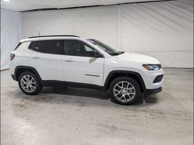 2024 Jeep Compass Latitude Lux