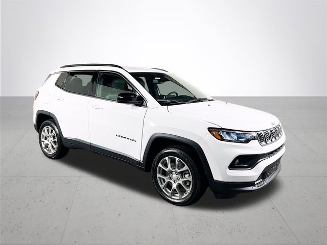 2024 Jeep Compass Latitude Lux