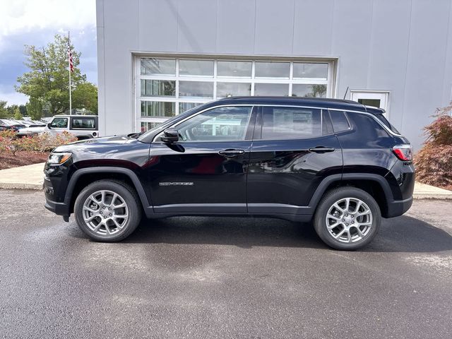 2024 Jeep Compass Latitude Lux