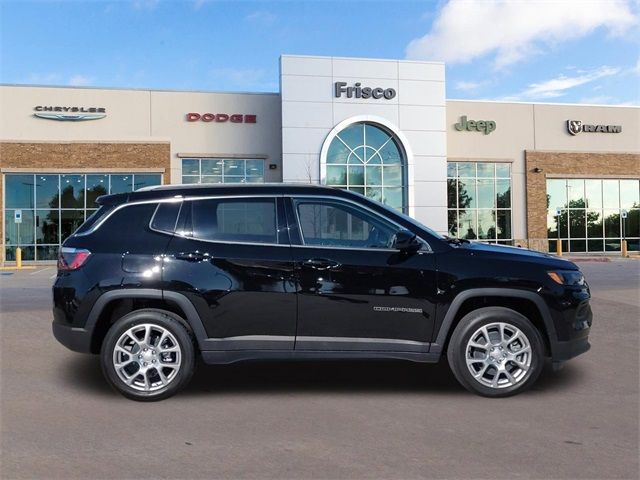 2024 Jeep Compass Latitude Lux