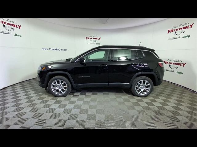 2024 Jeep Compass Latitude Lux