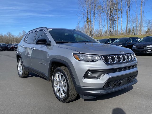 2024 Jeep Compass Latitude Lux