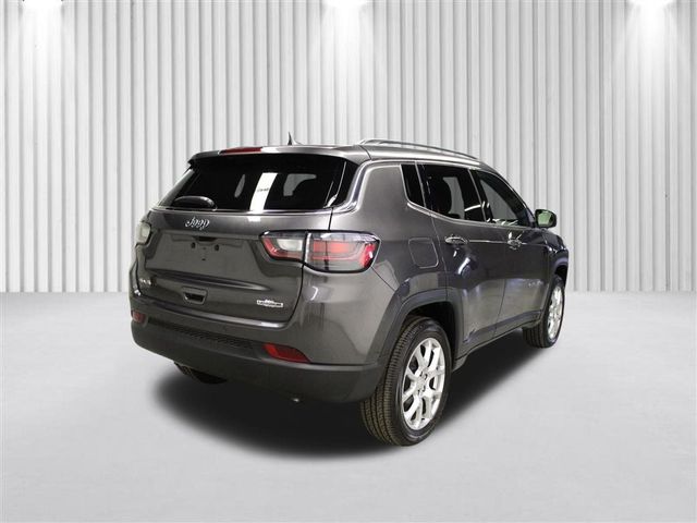 2024 Jeep Compass Latitude Lux