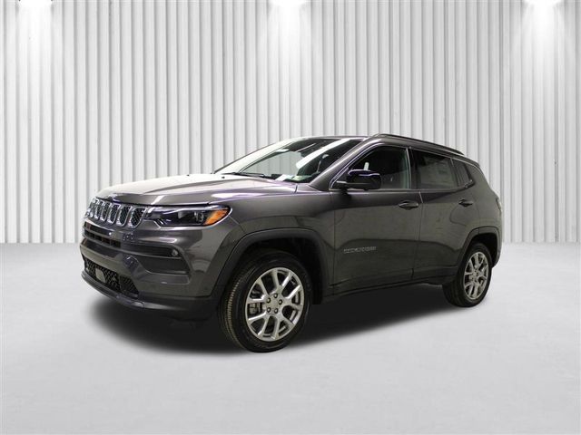 2024 Jeep Compass Latitude Lux