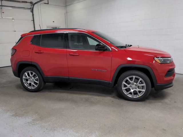 2024 Jeep Compass Latitude Lux