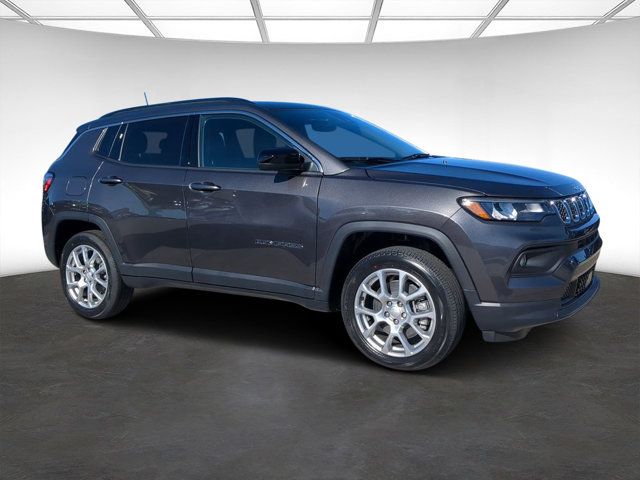 2024 Jeep Compass Latitude Lux