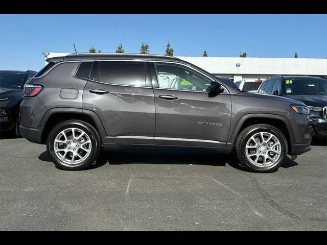 2024 Jeep Compass Latitude Lux