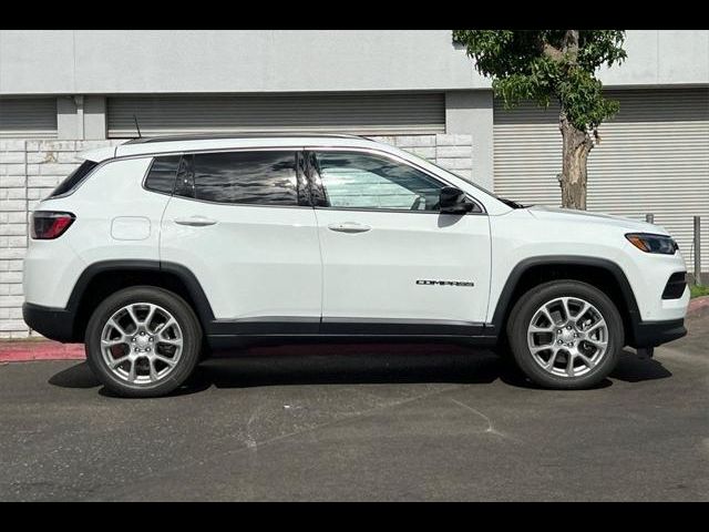 2024 Jeep Compass Latitude Lux