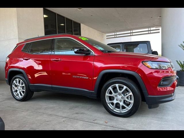 2024 Jeep Compass Latitude Lux