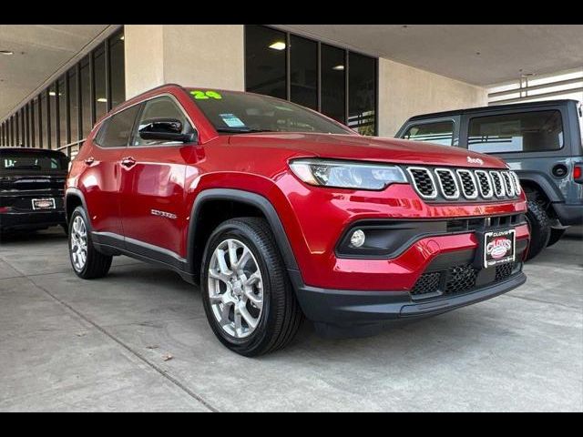 2024 Jeep Compass Latitude Lux