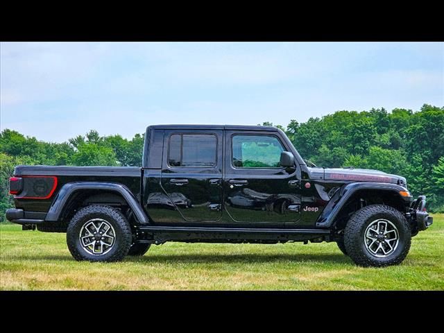 2024 Jeep Gladiator 