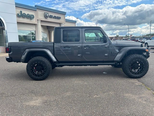 2024 Jeep Gladiator 