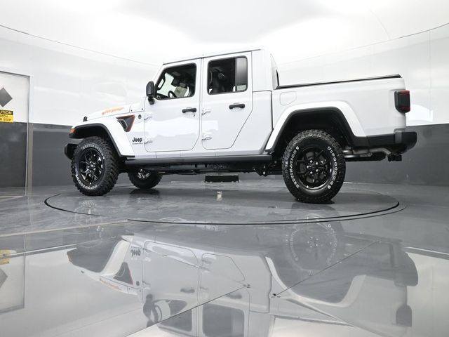 2024 Jeep Gladiator Jeep Beach