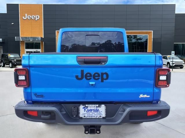 2024 Jeep Gladiator Jeep Beach