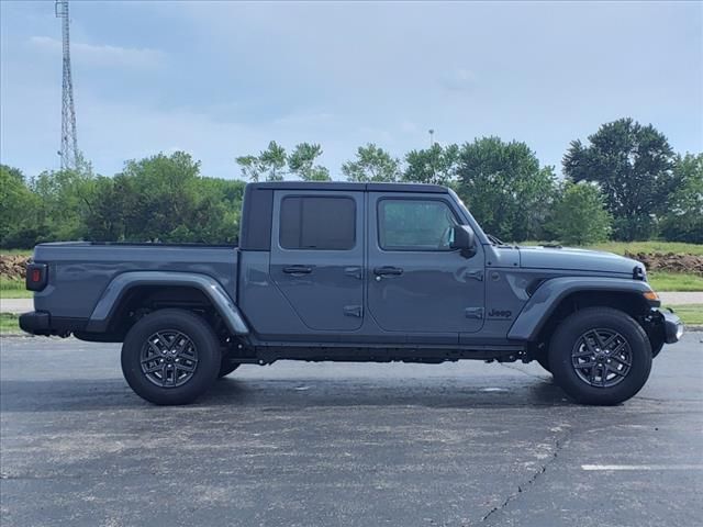 2024 Jeep Gladiator Sport S