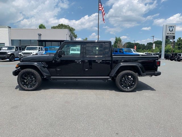 2024 Jeep Gladiator 