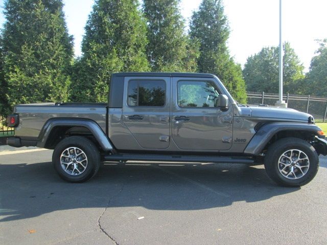 2024 Jeep Gladiator Sport S