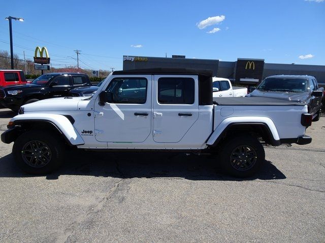 2024 Jeep Gladiator Sport S