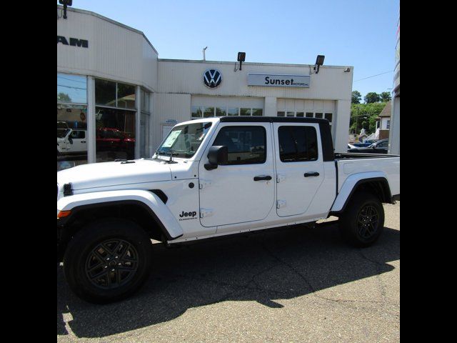 2024 Jeep Gladiator Sport S