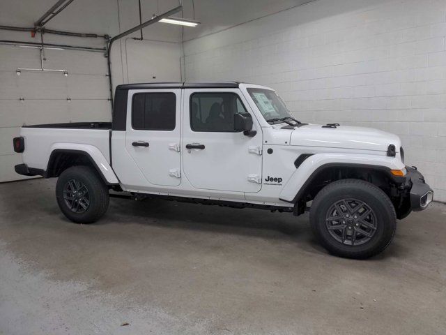 2024 Jeep Gladiator Sport S