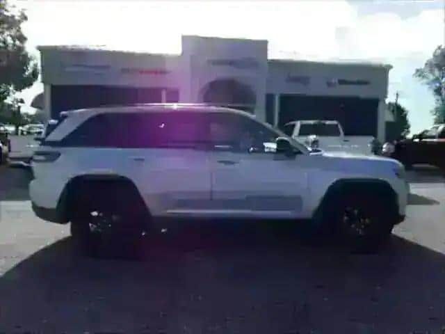 2024 Jeep Grand Cherokee Altitude