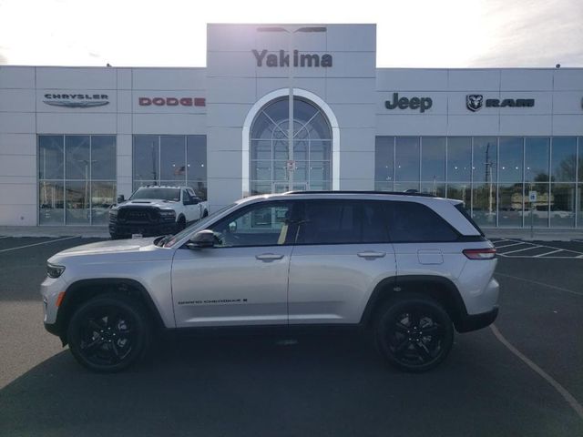 2024 Jeep Grand Cherokee Altitude