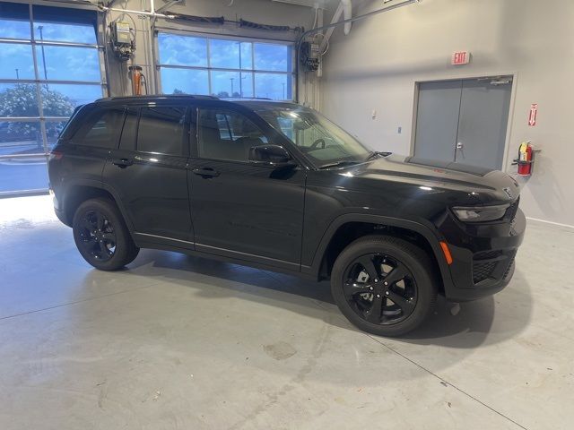 2024 Jeep Grand Cherokee Altitude