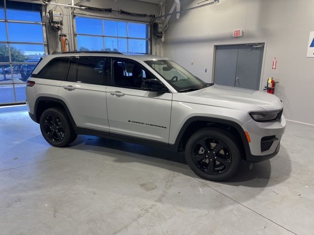 2024 Jeep Grand Cherokee Altitude