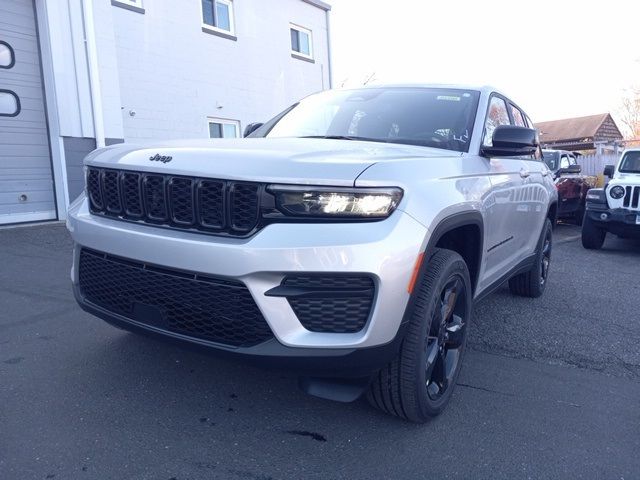 2024 Jeep Grand Cherokee Altitude