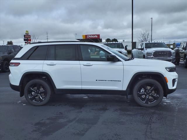 2024 Jeep Grand Cherokee Altitude