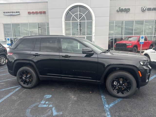 2024 Jeep Grand Cherokee Altitude