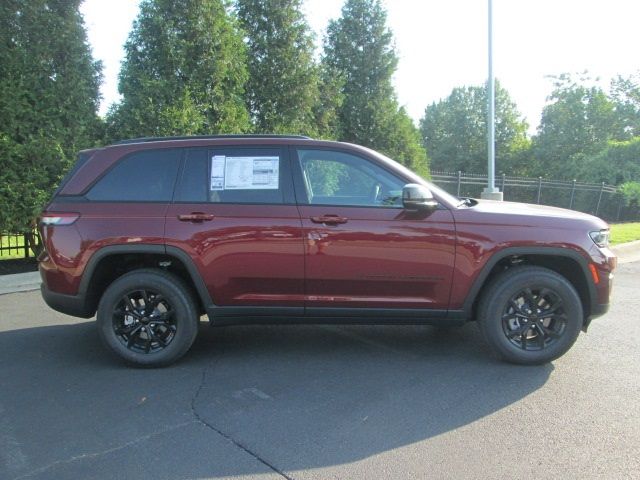 2024 Jeep Grand Cherokee Altitude