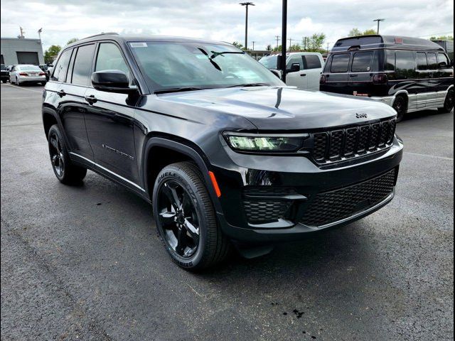 2024 Jeep Grand Cherokee Altitude