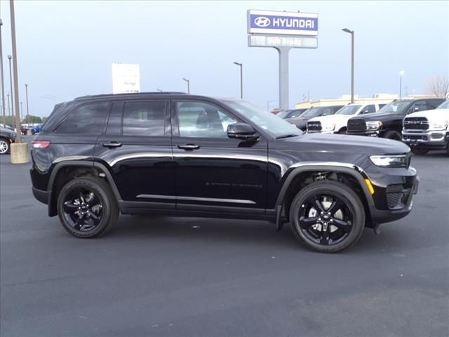 2024 Jeep Grand Cherokee Altitude