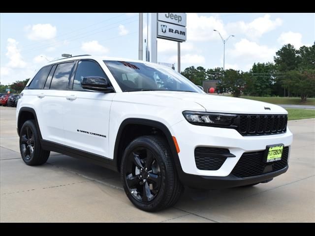 2024 Jeep Grand Cherokee Altitude