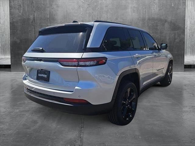2024 Jeep Grand Cherokee Altitude