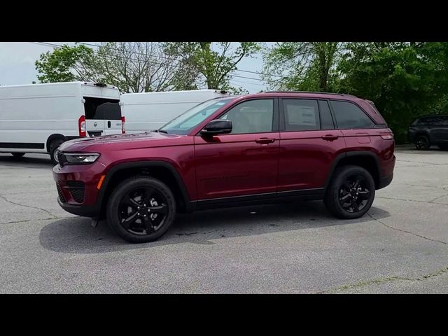 2024 Jeep Grand Cherokee Altitude