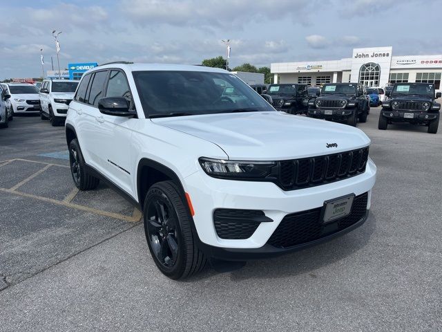 2024 Jeep Grand Cherokee Altitude