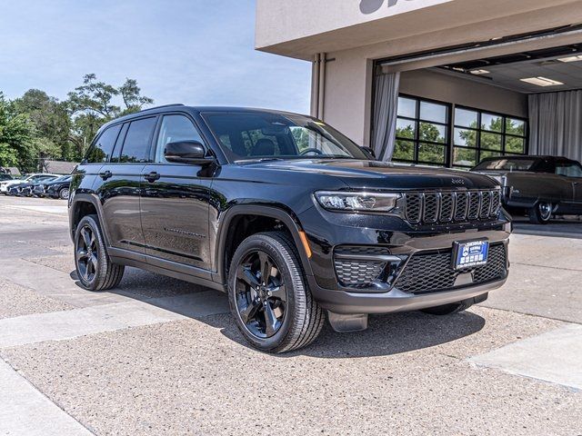 2024 Jeep Grand Cherokee Altitude