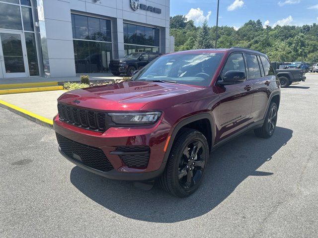 2024 Jeep Grand Cherokee Altitude