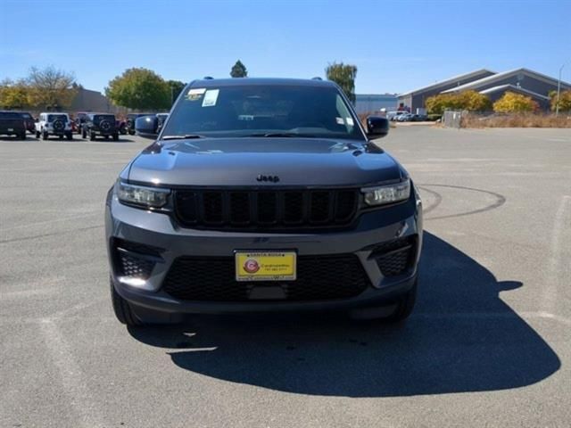 2024 Jeep Grand Cherokee Altitude