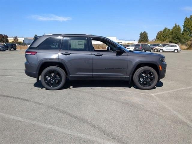 2024 Jeep Grand Cherokee Altitude