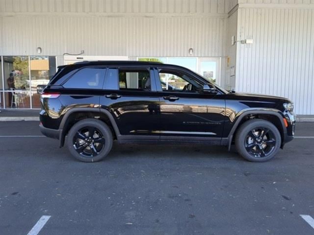 2024 Jeep Grand Cherokee Altitude