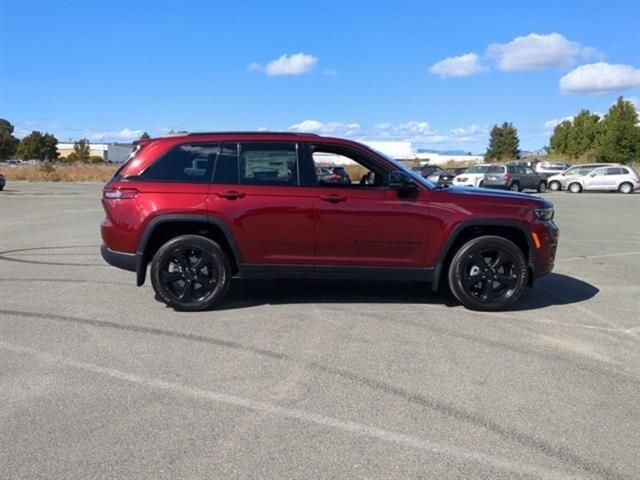 2024 Jeep Grand Cherokee Altitude