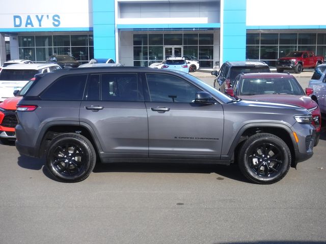 2024 Jeep Grand Cherokee Altitude