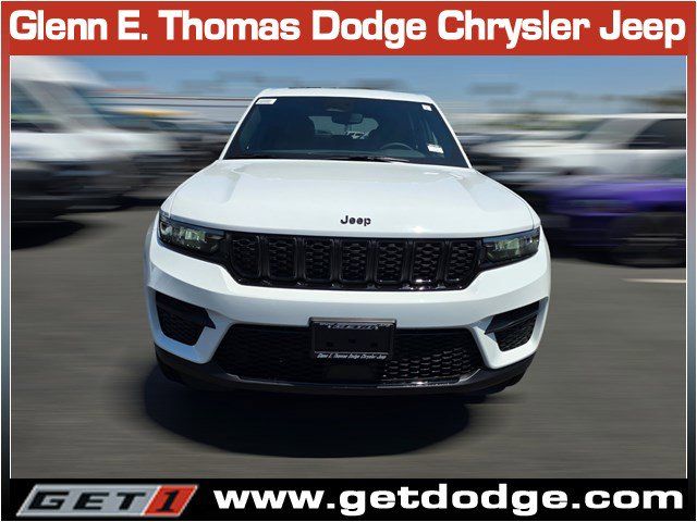 2024 Jeep Grand Cherokee Altitude