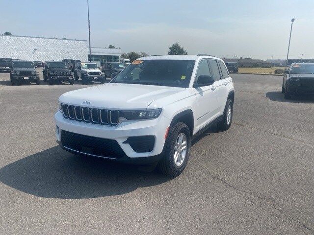 2024 Jeep Grand Cherokee Laredo